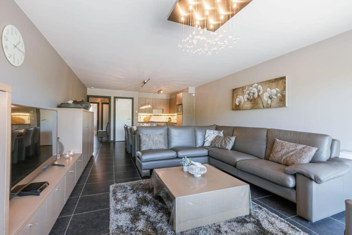 Huswell - Bright Apartment With Parking Near The Beach Bredene Esterno foto